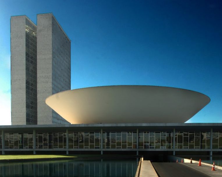 Sandoval é convocado por cortes na GD